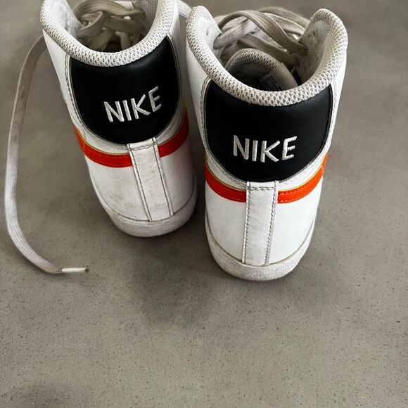 Nike Blazer Mid ’77 Vintage GS White Orange Girls Youth 5.5Y Women’s 7 - Picture 5 of 7